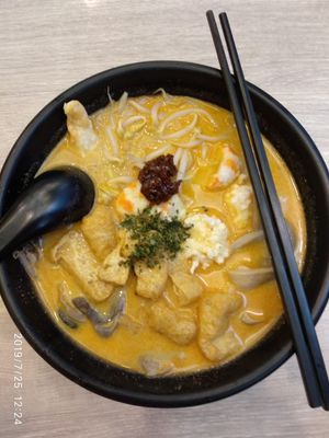 My fav laksa at Greendot 绿一点 - Westgate in West Singapore