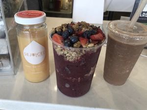 Açaí bowl and cold pressed juice  at Sejuiced in Corona Del Mar