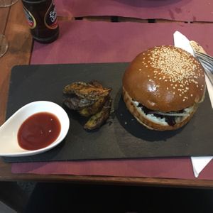 veggie burger at Botanique in Madrid
