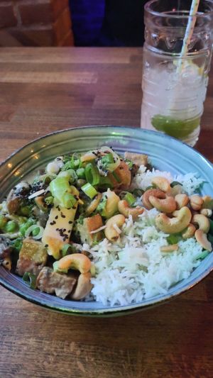 Thai curry bowl at Rebel Rebel in Dordrecht