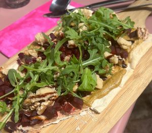 Flammkuche Bieten (zonder ui ivm allergie) at Rebel Rebel in Dordrecht