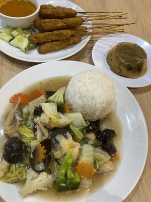 Happy Dinner  at 8 Morality Vegetarian Restaurant in Penang