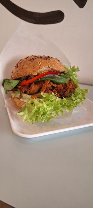 Burger vegan pastrami at Krowarzywa - Marszalkowska in Warsaw