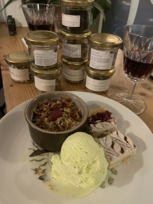 Nagerecht en theetjes  at Lokaal in Ghent