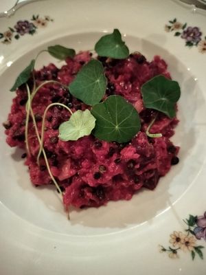 Risotto met rode biet at Lokaal in Ghent