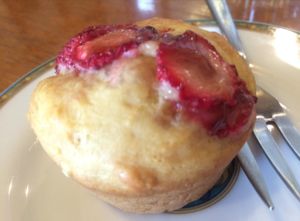 vegan strawberry muffin at Sora Iro Maga Tama in Nagoya