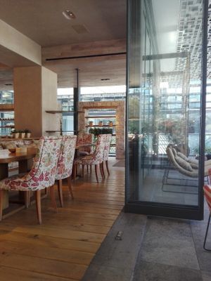 Earthly decoration at Yi in Athens