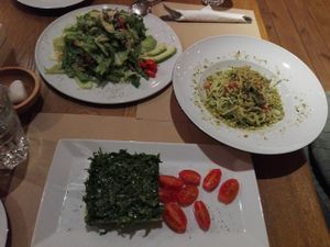 Noodles from Zucchini
Avocado/Cashews cream cheese pie with rocca
Green salad at Yi in Athens