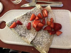 Crepe vegan com chocolate negro e morangos! at Eldur og Is - Fire and Ice in Reykjavik