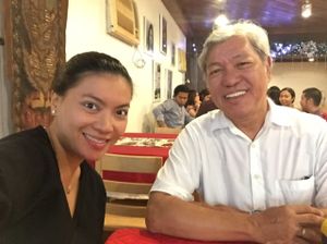 Owner personally checks on all his customers  at Planet Vegis - Emilio Osmena in Cebu