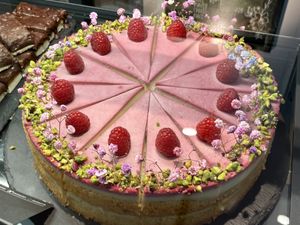 cake art 🎨 at Cafe Neundrei in Berlin