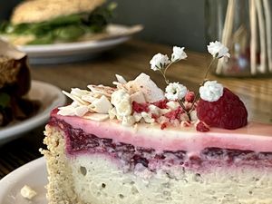 flowers & cake at Cafe Neundrei in Berlin