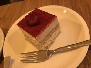 Raspberry Coconut Square -> 3,50€
  at Cafe Neundrei in Berlin