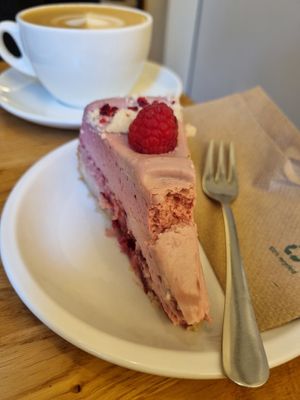 Raspberry Mousse Cake at Cafe Neundrei in Berlin
