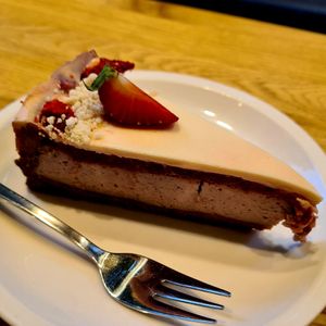 Cheesecake at Cafe Neundrei in Berlin