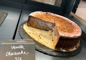 cheese cake at Cafe Neundrei in Berlin