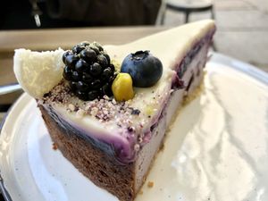 delish cheese cake at Cafe Neundrei in Berlin