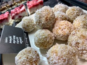 enery balls at Cafe Neundrei in Berlin