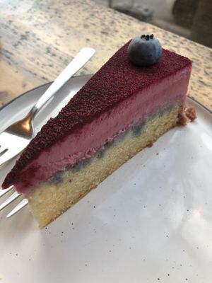 Raspberry Mousse Cake at Cafe Neundrei in Berlin