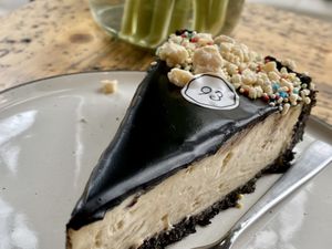 cake 🍰 at Cafe Neundrei in Berlin