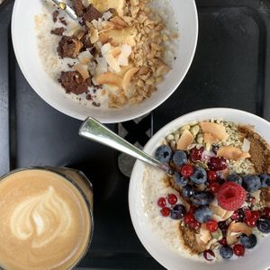 Delicious porridges at Cafe Neundrei in Berlin