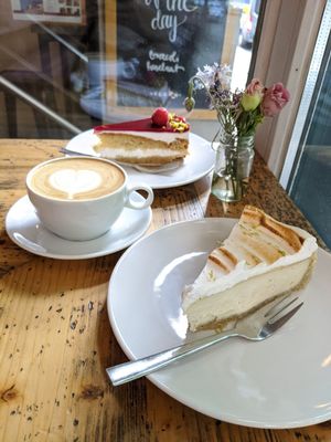 coffe, lime pie and vegan yoghurt cake at Cafe Neundrei in Berlin