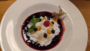 Joghurtespuma (aus Kokosmilch) at Olive in Innsbruck