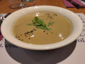 Crema de alcachofas con espuma de boletus at Baobab in Zaragoza