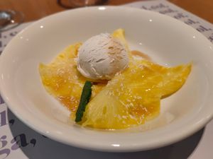 Carpaccio de piña at Baobab in Zaragoza