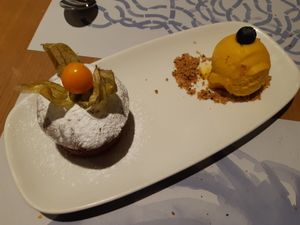 Dessert: Coulantrópico Veganóptico (coulant + mango ice-cream) at Baobab in Zaragoza