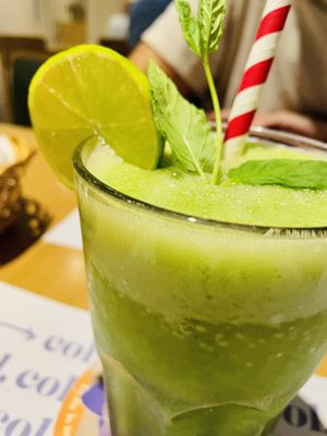 Monada Li (limón menta y jengibre) at Baobab in Zaragoza