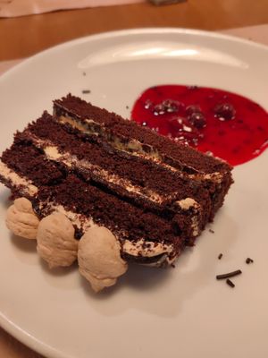 Opera bufa at Baobab in Zaragoza