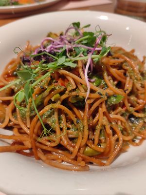 ESPAGUETIS CON BRÓCOLI, SOJA Y VINO BLANCO at Baobab in Zaragoza