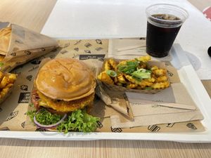 No Meatorious Big with German Gravy fries at VINCENT - Europa Passage in Hamburg