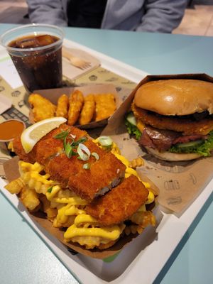 Vegan Visch&Chips und Nuggets at VINCENT - Europa Passage in Hamburg