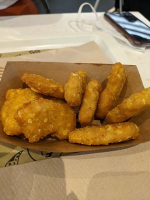 Chicken nuggets at VINCENT - Europa Passage in Hamburg