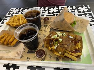 Nuggets + Pommes+ Kebab + beont meat Burger   at VINCENT - Europa Passage in Hamburg