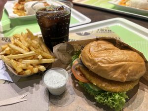 Vegan chicken burger  at VINCENT - Europa Passage in Hamburg