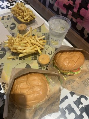 Veganizer mit Pommes  at VINCENT - Europa Passage in Hamburg