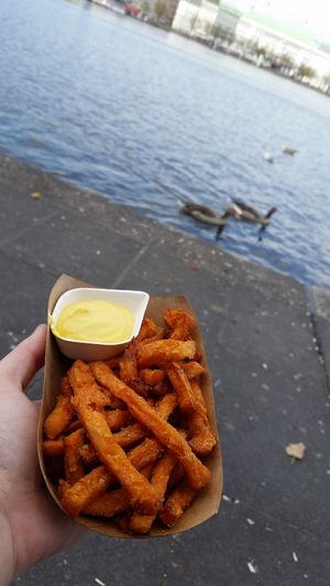 Sweet potato fries outside the mall at VINCENT - Europa Passage in Hamburg
