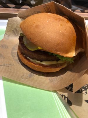 Simple burger at VINCENT - Europa Passage in Hamburg