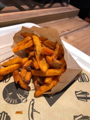 sweet potato fries at VINCENT - Europa Passage in Hamburg
