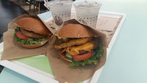 Big Veganski and Falafel Quinoa Burger at VINCENT - Europa Passage in Hamburg