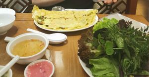 viatnamese pancake with filling (mushrooms, tofu, vegetables) at Aummee in Hanoi