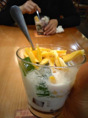 Jelly dessert at Aummee in Hanoi