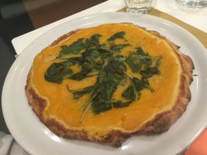 Pizza con crema di zuppa at Spinno in Palermo