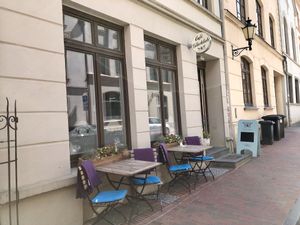 outside at Cafe Gluecklich in Wismar