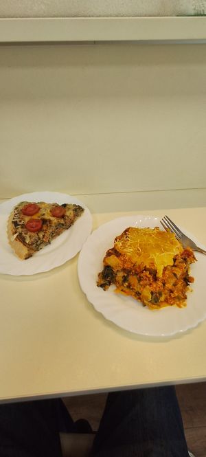 Pizza e lasanha at Loving Hut in Sofia