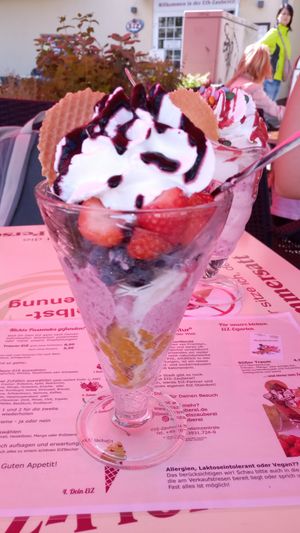 Eisbecher "Der Veganer" at Das EiZ in Rheinsberg