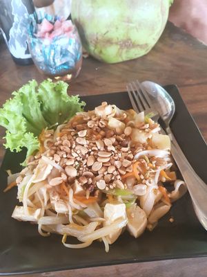 Pad thai at Deva in Kampot